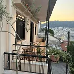 Апартаменты Castle Hill 1st Floor Кавала
