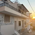Castle Hill 1st Floor Кавала