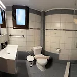 Апартаменты Castle Hill 1st Floor Кавала