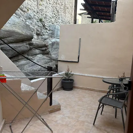 Castle Hill 1st Floor Kavála