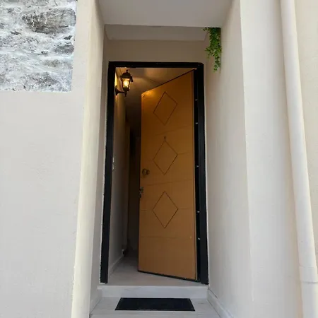 Castle Hill 1st Floor *